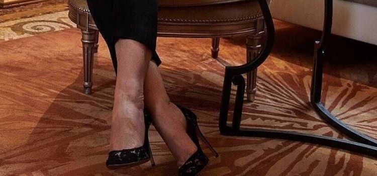 pics Allison Janney feet and legs