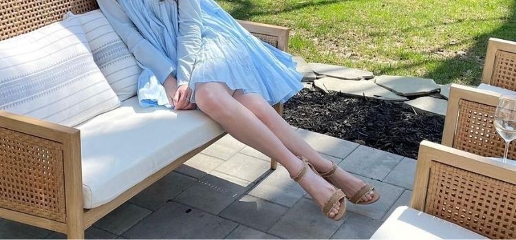pics Alora Catherine Smith feet and legs